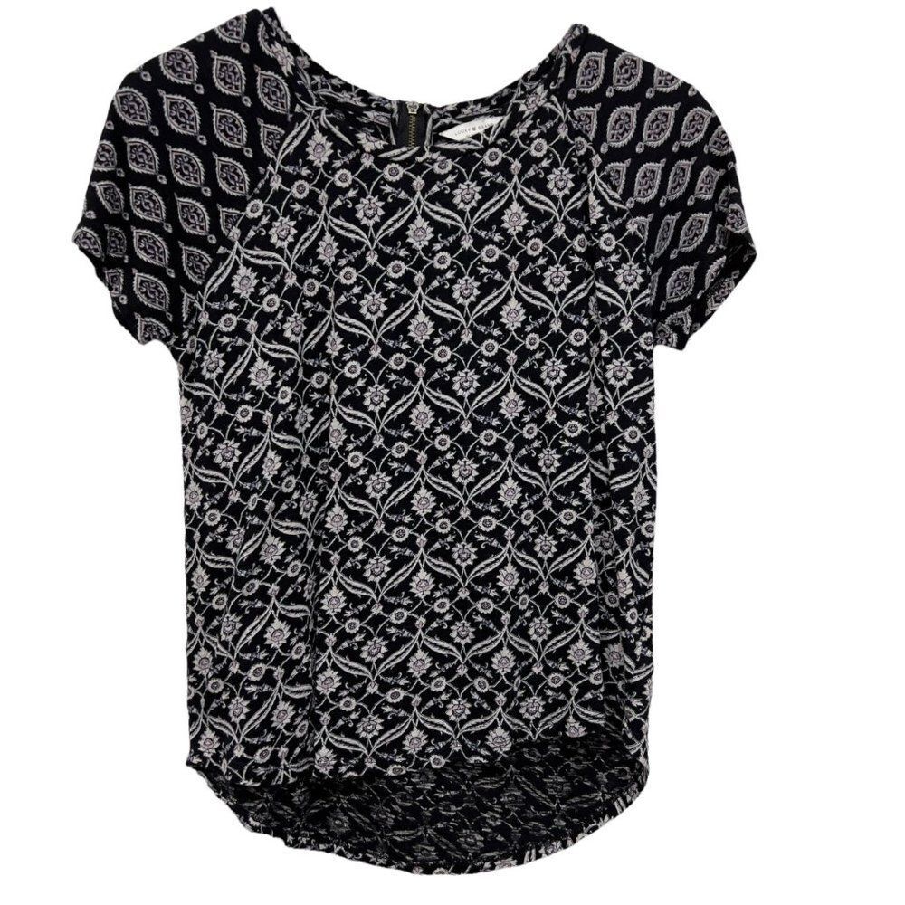 Lucky Brand Size S Vine Print Top Blouse Black‎ White Short Sleeve Back Zip